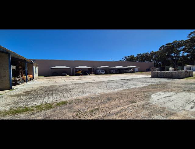 29,000M² INDUSTRIAL YARD FOR SALE IN CAPE FARMS